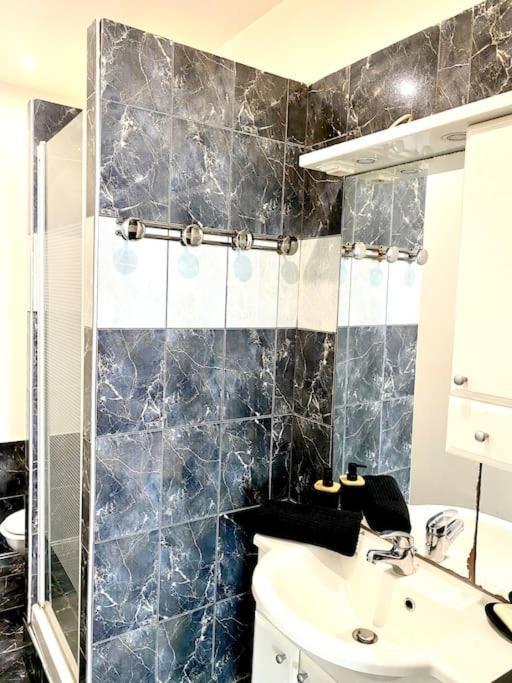 マルセイユLe Cabanon Du Vallon Des Auffesアパートメント エクステリア 写真